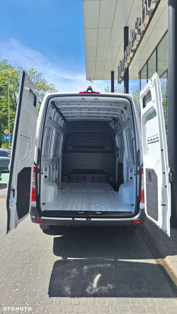 Mercedes-Benz Sprinter - 7
