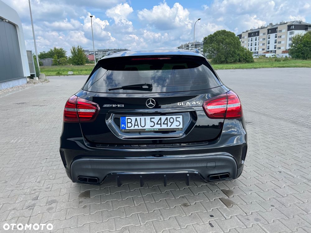 Mercedes-Benz GLA - 4