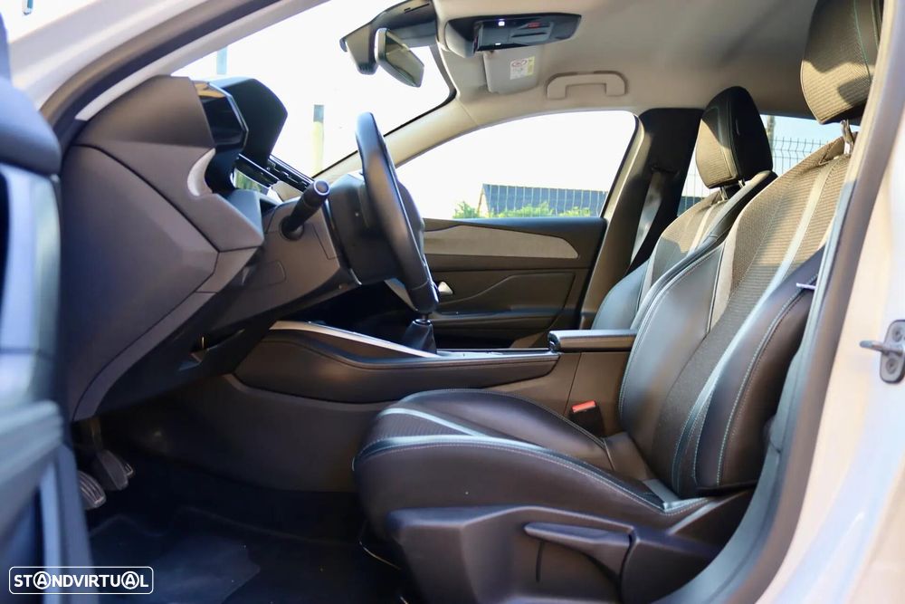 Peugeot 308 1.2 PureTech Allure Pack - 17
