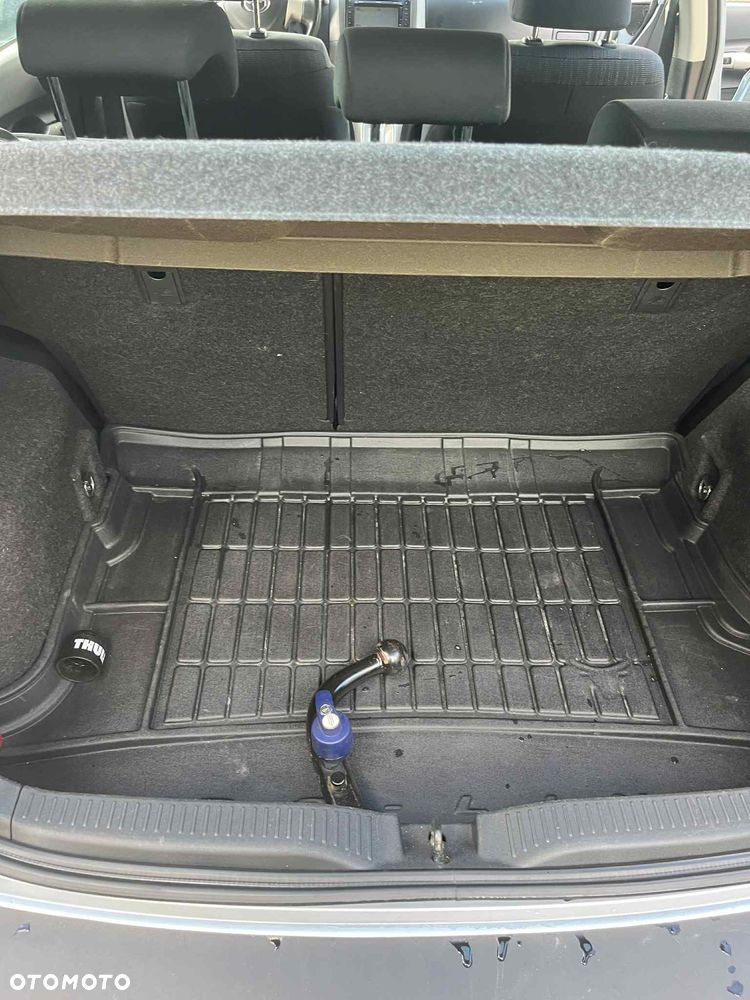 Toyota Auris 2.0 D-4D Sol - 25
