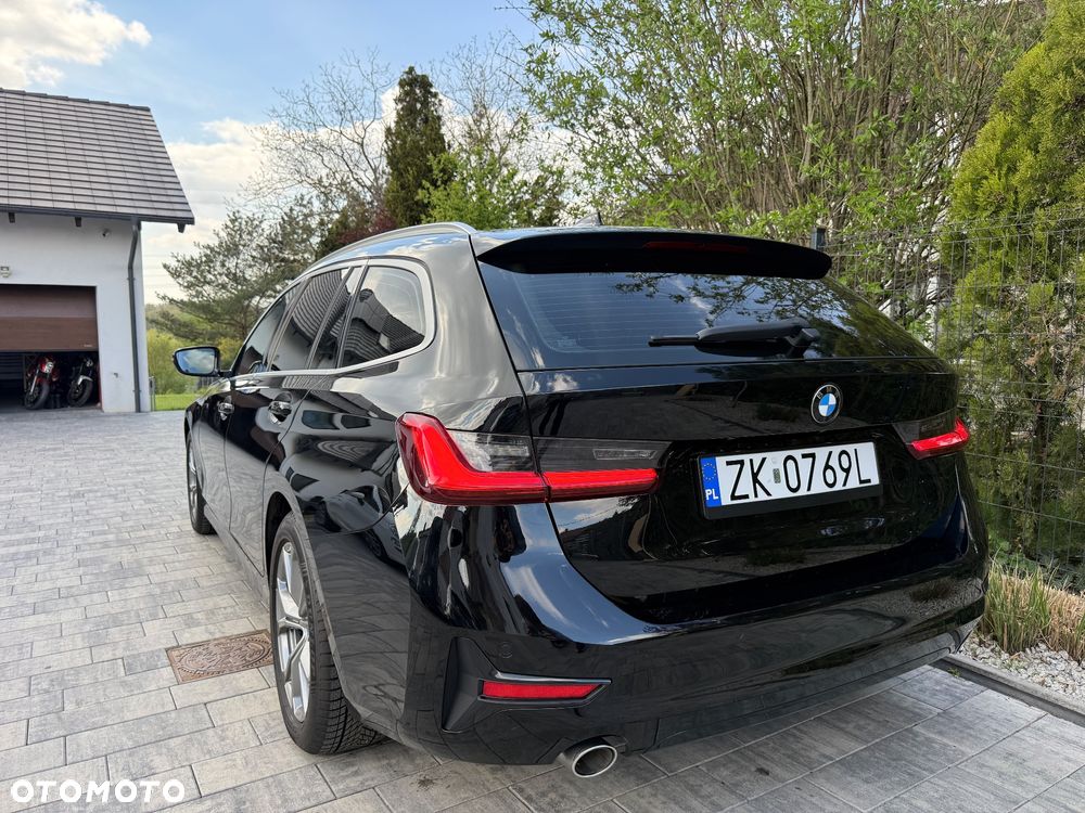 BMW Seria 3 320d Sport Line - 37