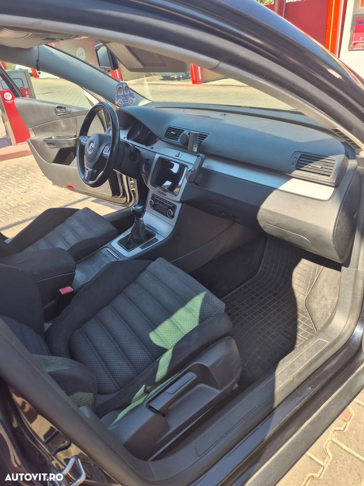 Volkswagen Passat 2.0 TDI DPF Comfortline - 10