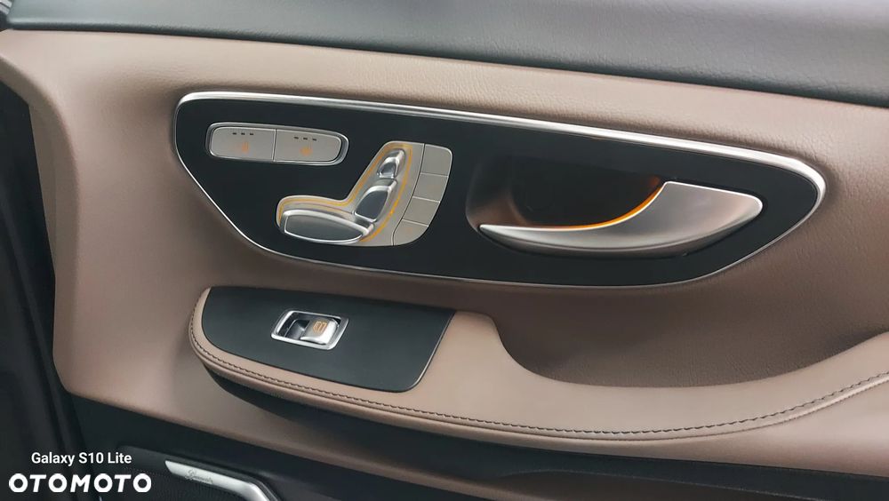 Mercedes-Benz Klasa V 300 d 4-Matic Exclusive 9G-Tronic (d³ugi) - 24