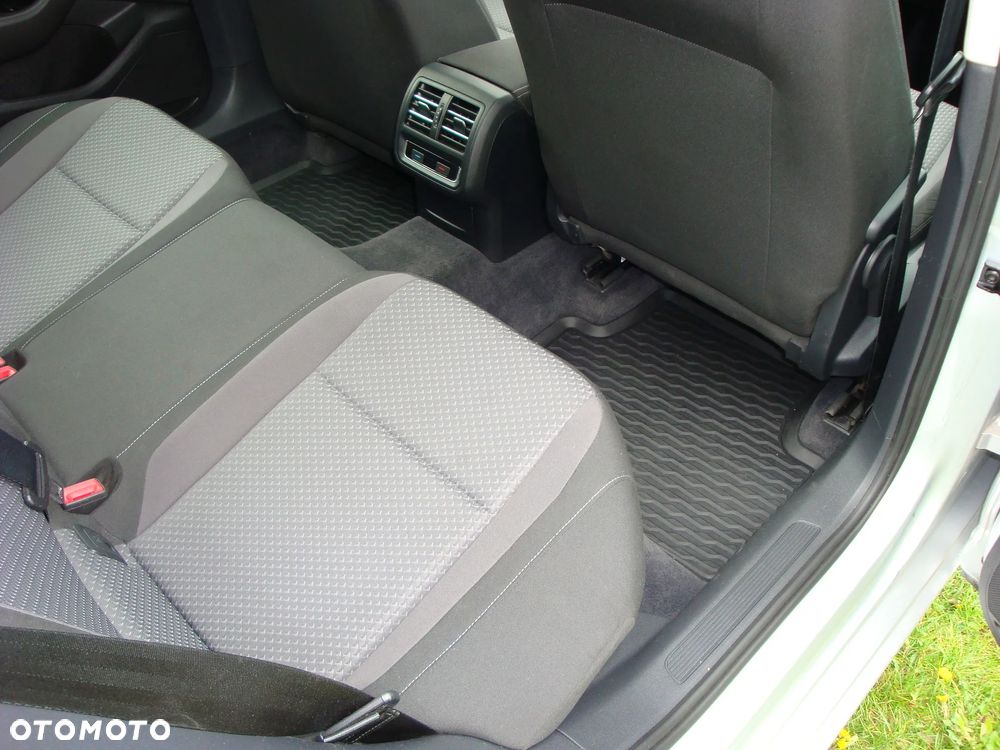 Volkswagen Passat 2.0 TDI BMT Trendline - 14