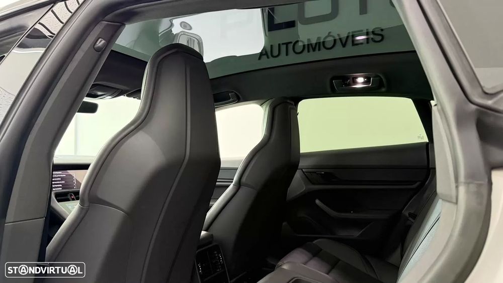 Porsche Taycan Sport Turismo Standard - 24