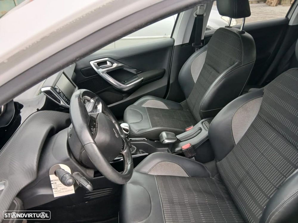 Peugeot 2008 1.6 BlueHDi Allure - 12