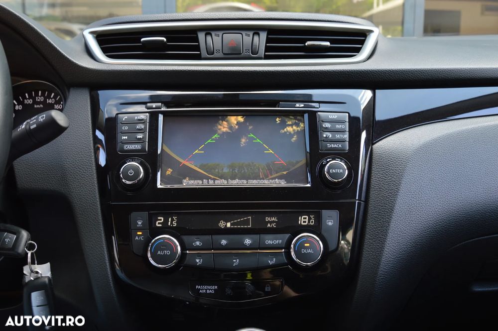 Nissan Qashqai 1.6 DCI Xtronic ACENTA - 21
