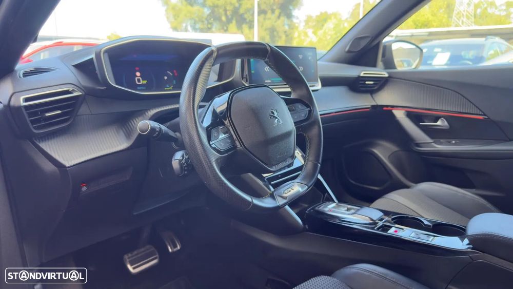 Peugeot e-2008 50 kWh GT - 12