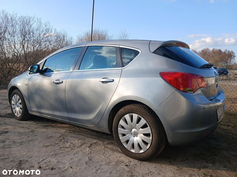 Opel Astra 1.6 - 6