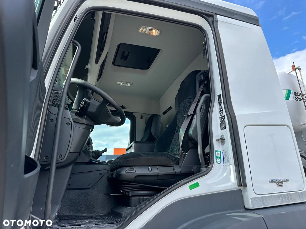 Mercedes-Benz AROSC 32.40 - 14