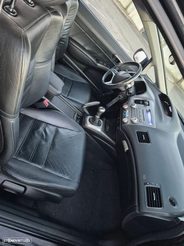 Honda Civic 1.8 ES - 12