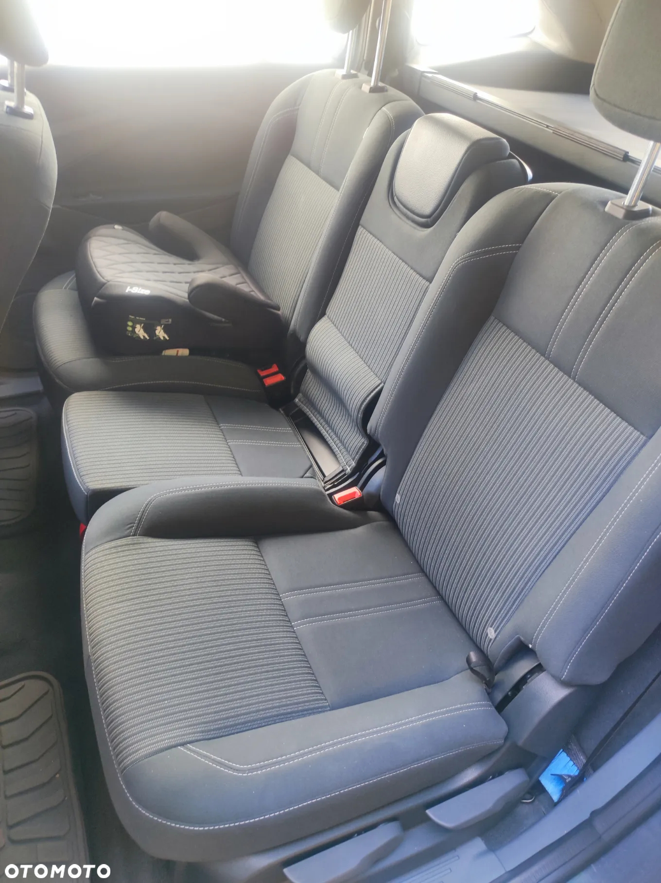 Ford Grand C-MAX - 13