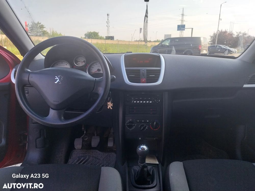 Peugeot 207 1.4 HDI Trendy - 8