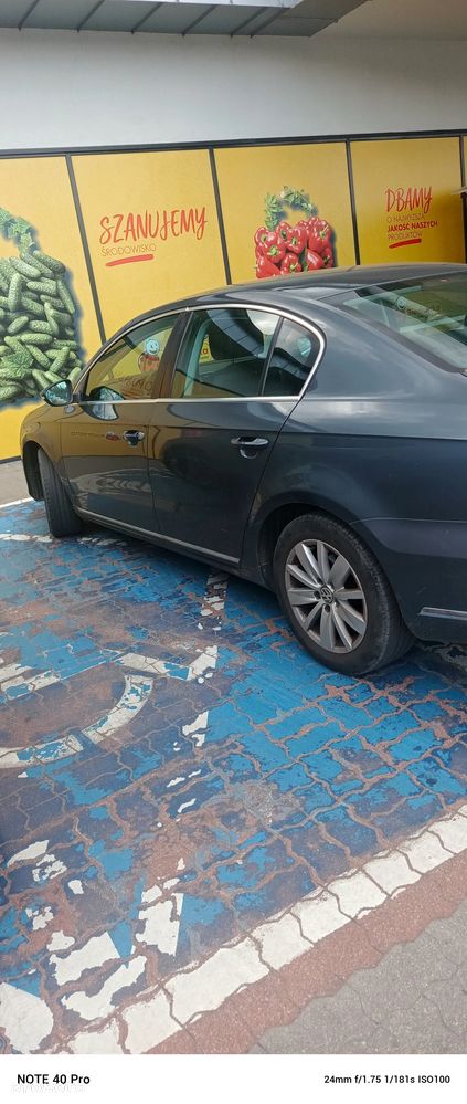 Volkswagen Passat 1.6 TDI DPF BlueMot Comfortline - 7