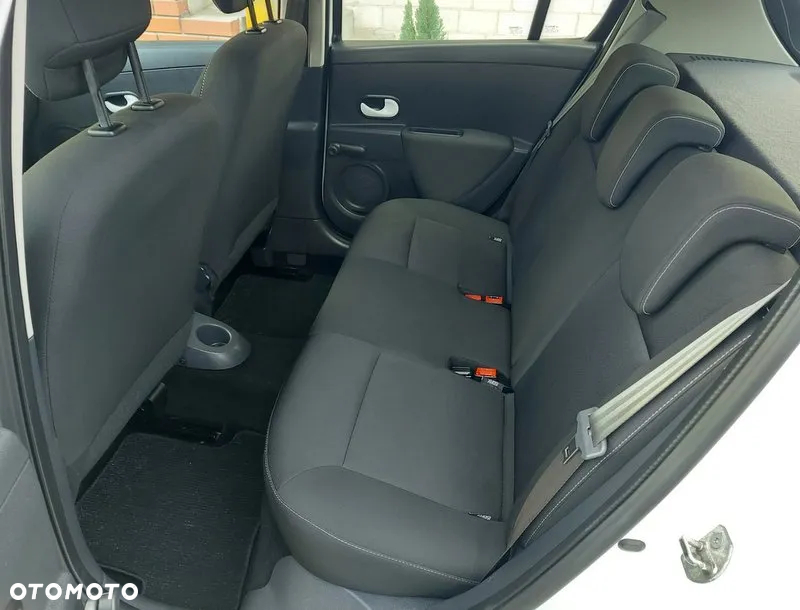 Renault Clio 1.2 16V 75 Yahoo - 35