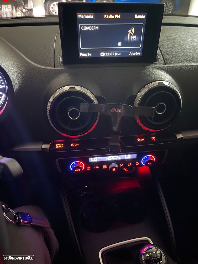 Audi A3 Sportback 1.6 TDI Advance Ultra - 9