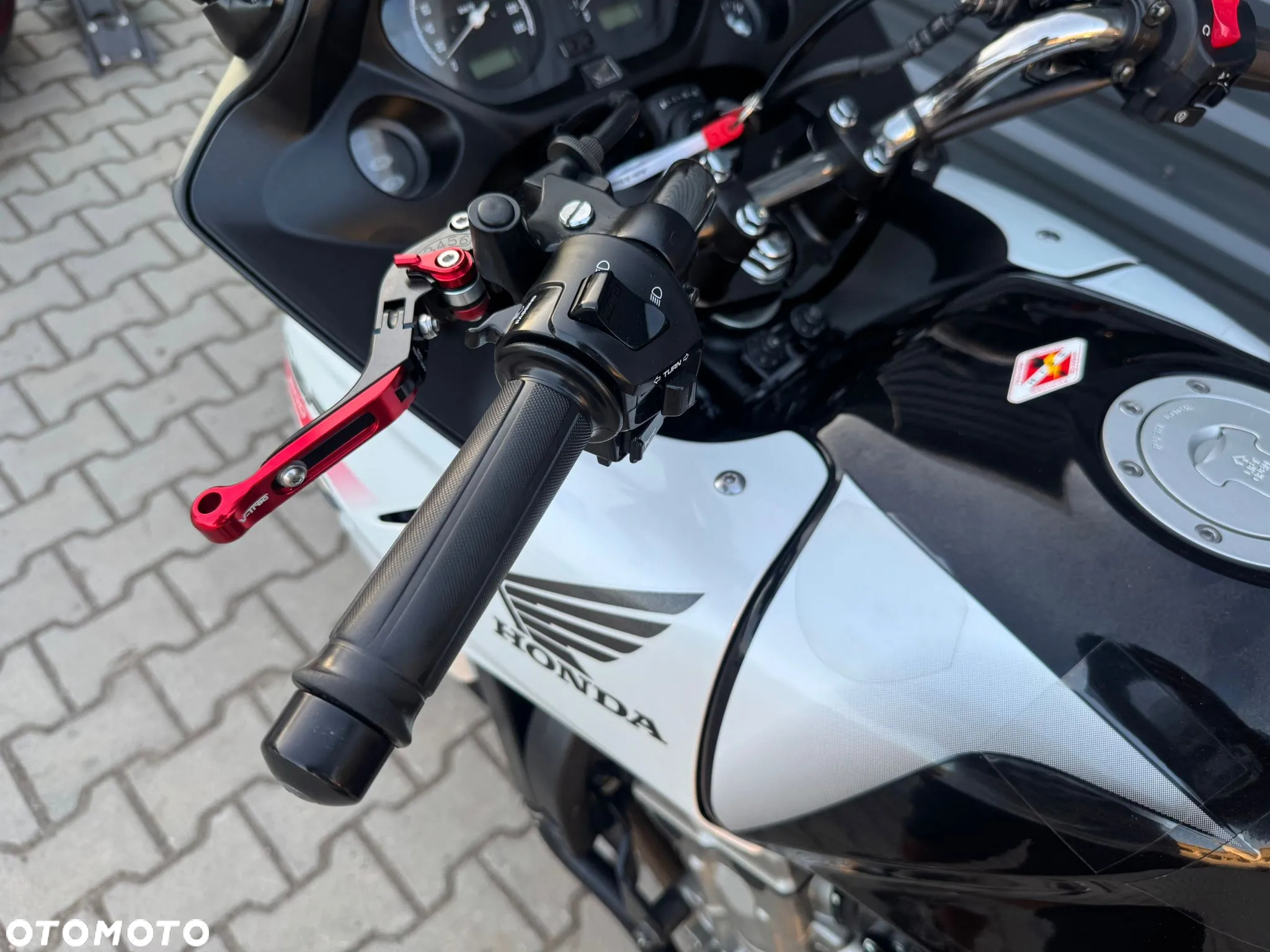 Honda CBF - 9