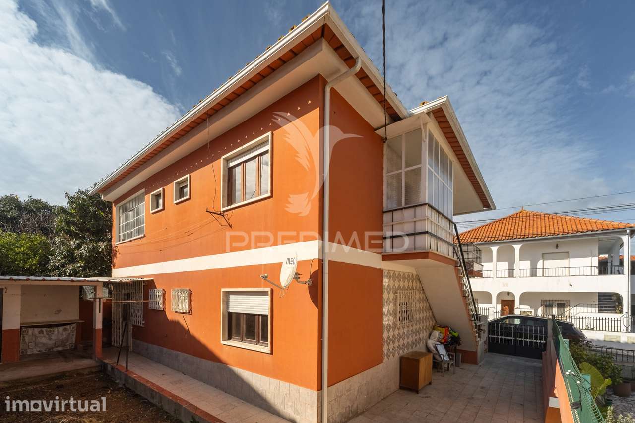 Oportunidade - Moradia bifamiliar, com logradouro + Terreno - Grande imagem: 2/38