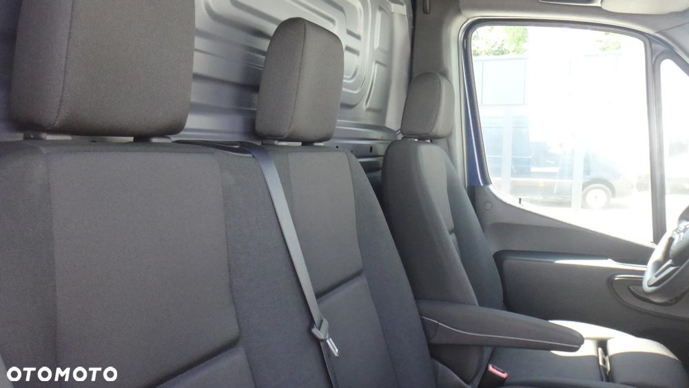 Mercedes-Benz Sprinter - 10