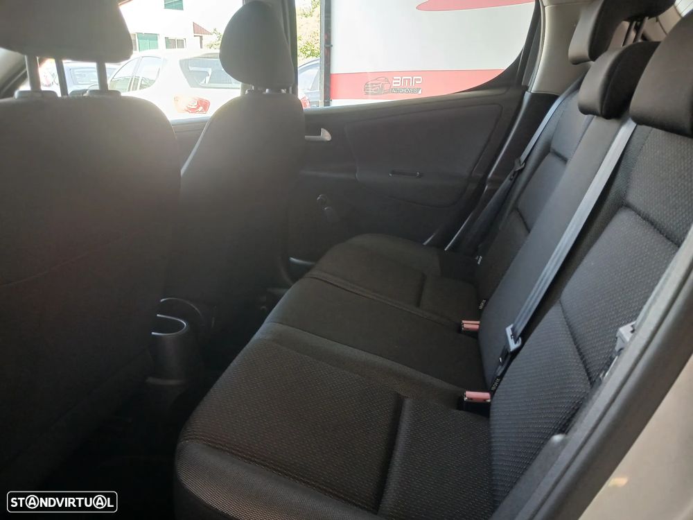 Peugeot 207 1.4 16V Premium - 11