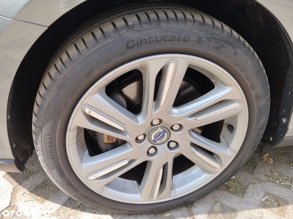 Volvo V40 Cross Country - 15