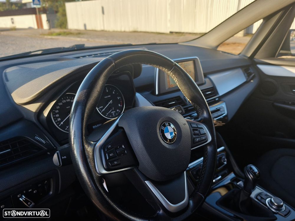 BMW 216 Active Tourer d Luxury Line - 11