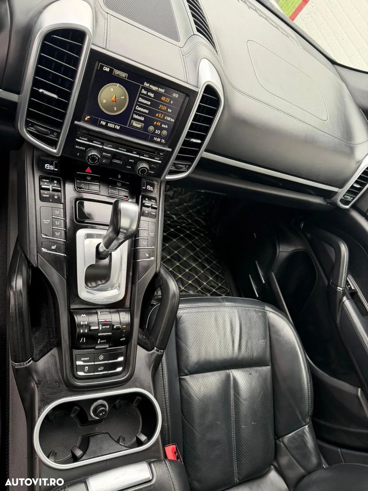 Porsche Cayenne Platinum Edition - 16