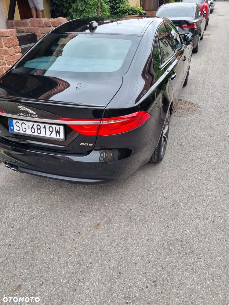 Jaguar XF 2.0 i4D R-Sport - 8