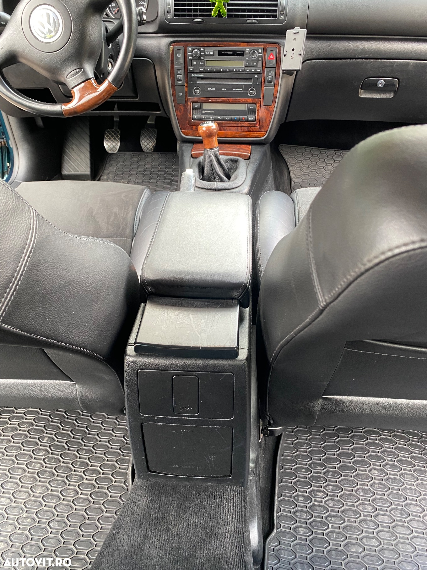 Volkswagen Passat Variant 1.9 TDI Highline - 26