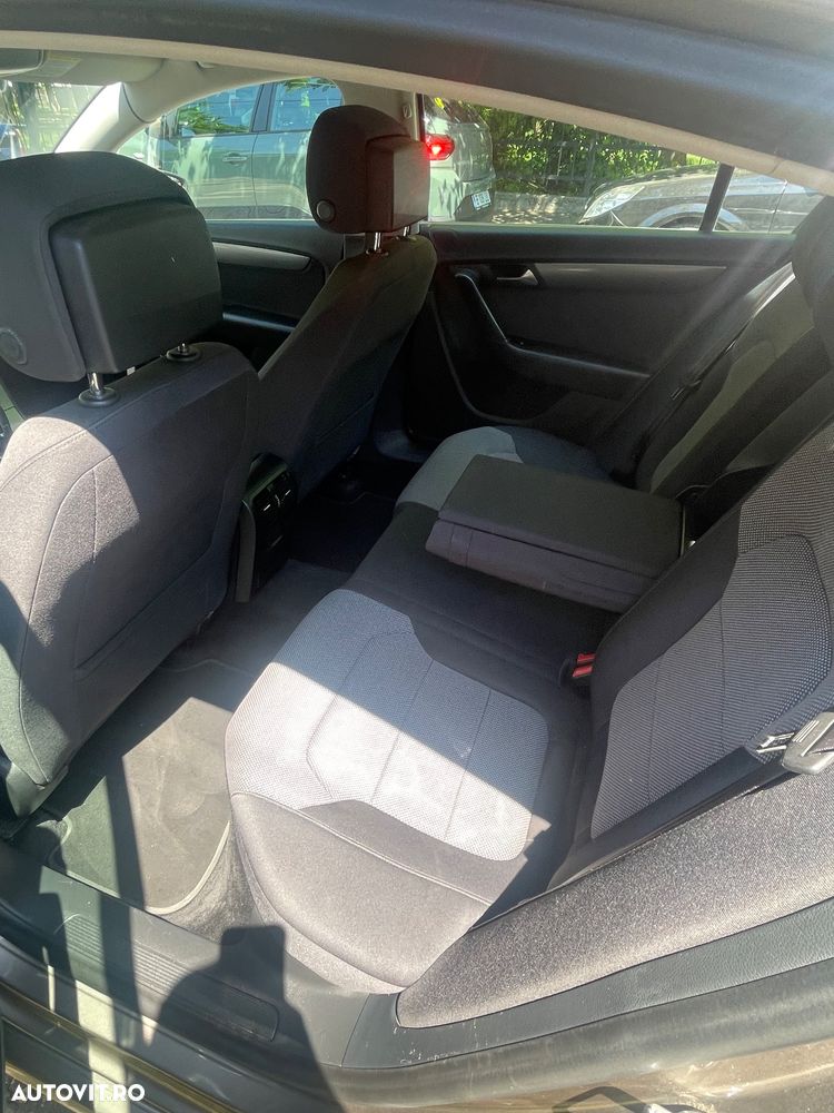 Volkswagen Passat 2.0TDI Comfortline DPF DSG - 8