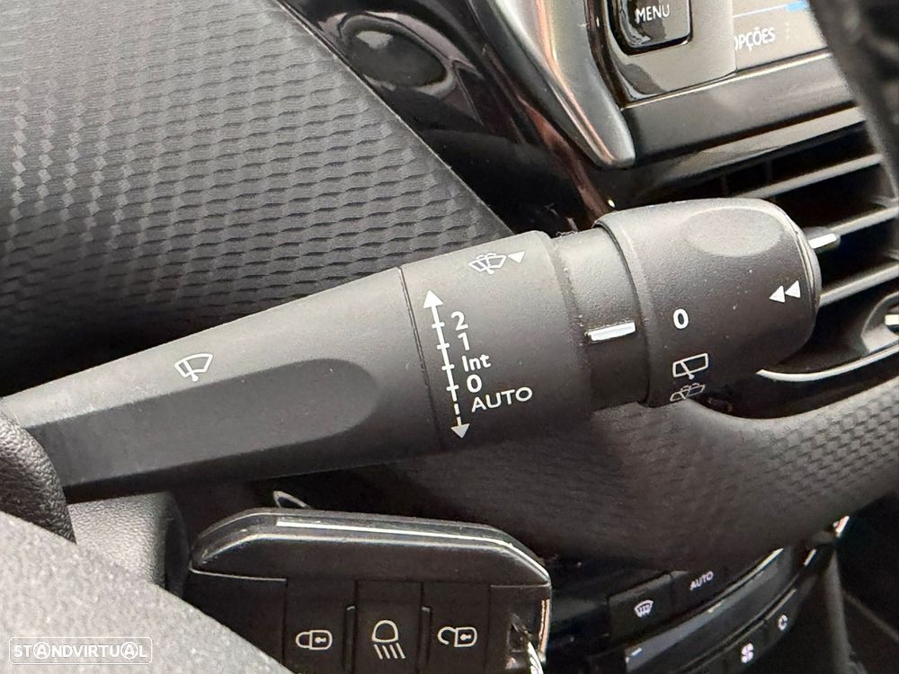 Peugeot 2008 1.2 PureTech Allure Pack EAT8 - 21