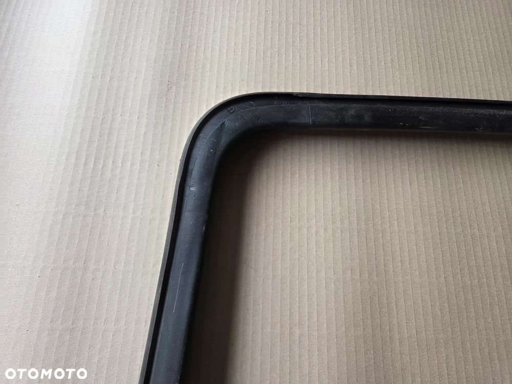 Uszczelka szyby drzwi prawy tył Citroen Berlingo IV - 5
