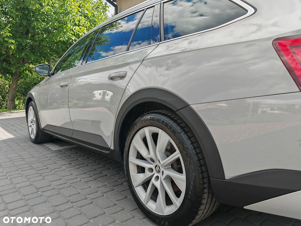 Skoda Superb 2.0 TDI SCR 4x4 Scout DSG - 11