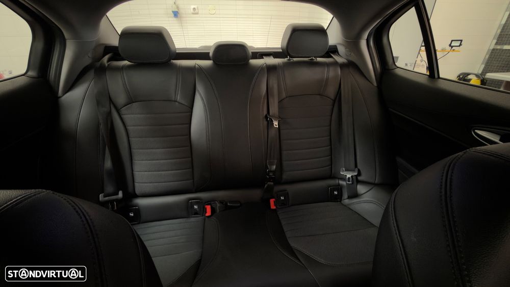 Alfa Romeo Giulia 2.2 D Sprint AT8 - 16