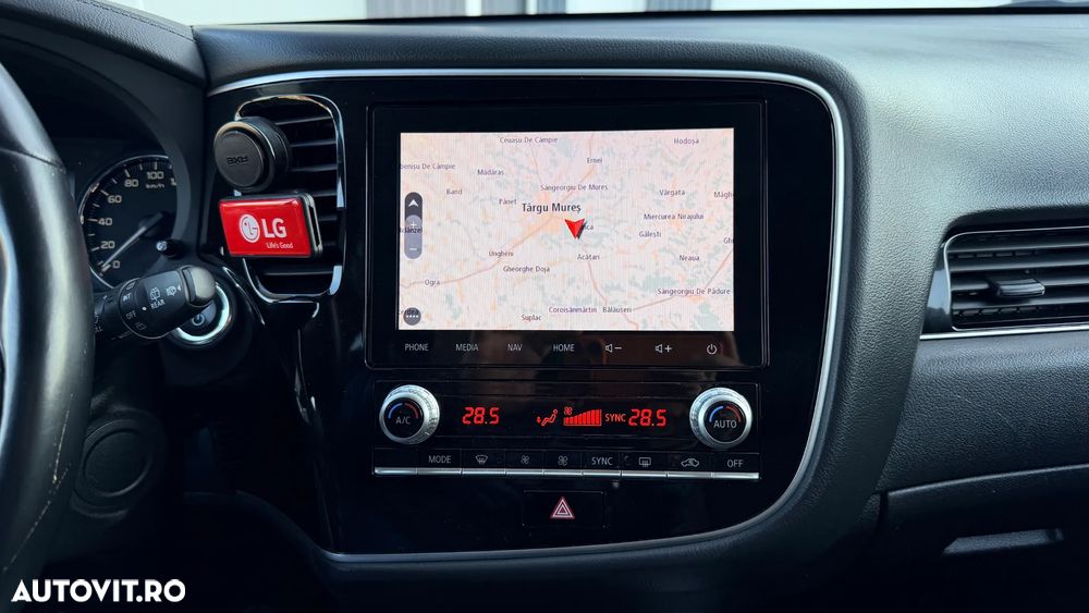 Mitsubishi Outlander PHEV 2.4 L 4X4 Intense - 17