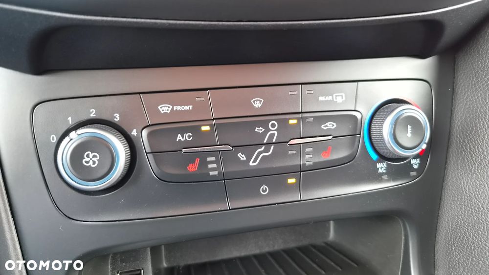 Ford Focus 1.0 EcoBoost Titanium - 15