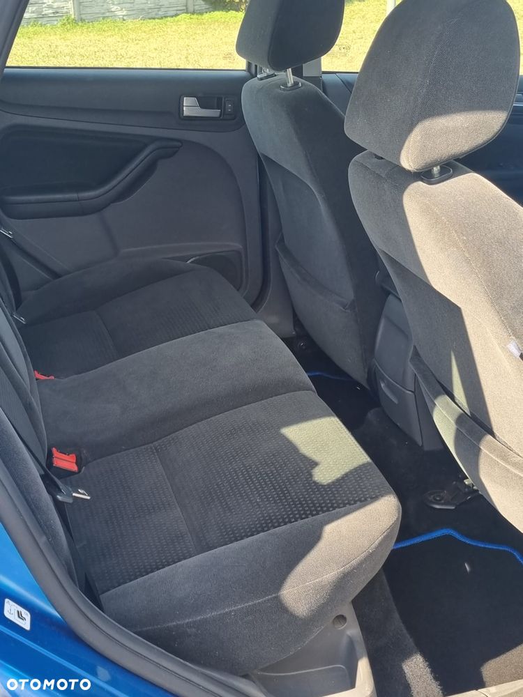 Ford Focus 1.6 Ghia - 9