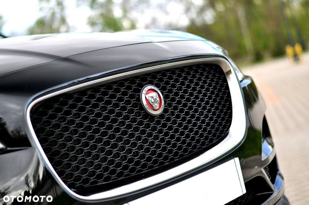 Jaguar F-Pace 20d Portfolio - 31