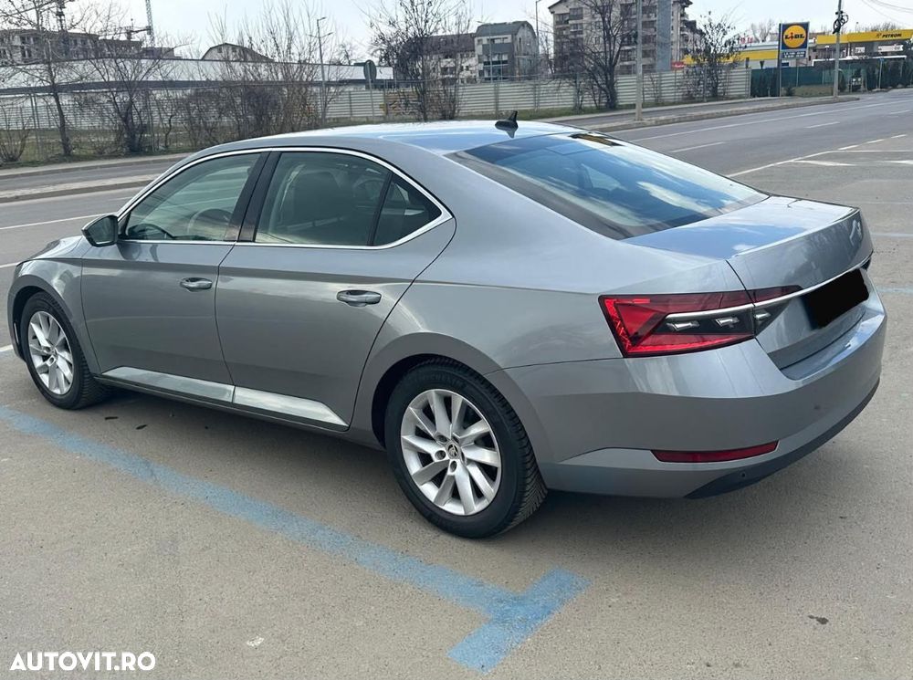 Skoda Superb 2.0 TDI DSG Ambition - 3