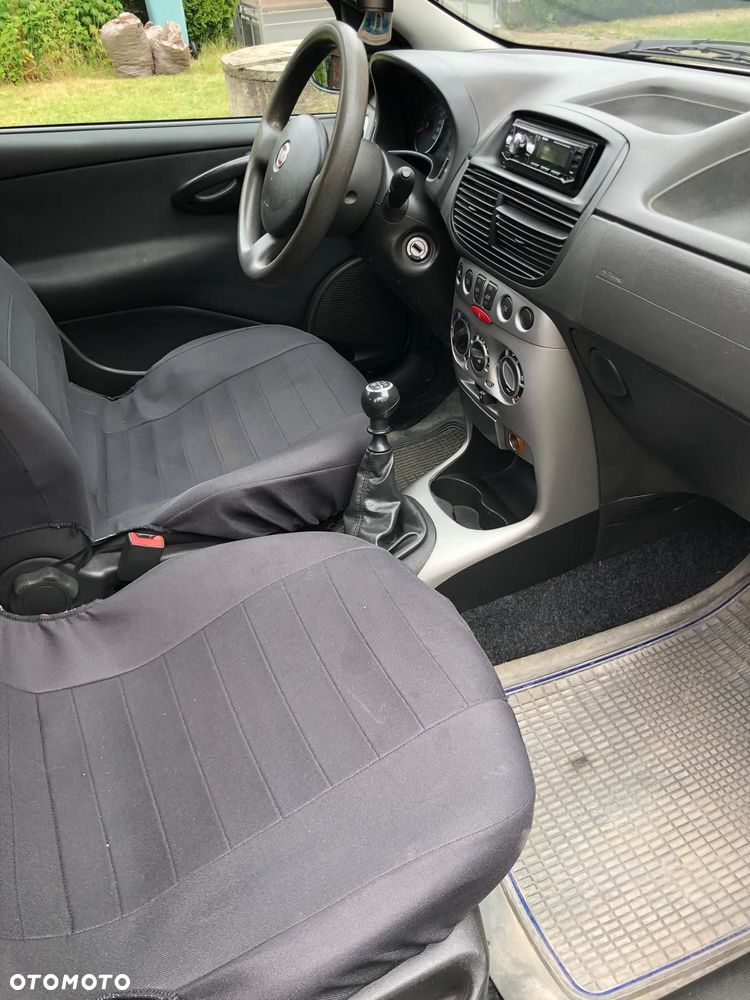 Fiat Punto 1.2 8V - 7