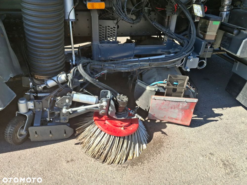 MAN TGM 16.250 Zamiatarka BUCHER CityFant 6000 Euro 6 EUnited PM10 Dodatkowy Silnik Rok: 2015 Zamiatarka Uliczna Niski Przebieg - 27