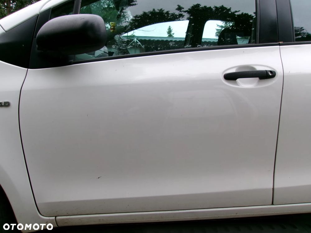 DRZWI LEWE PRZEDNIE  TOYOTA YARIS II 068 - 1