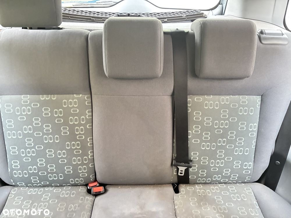Ford Fusion 1.4 Ambiente - 8