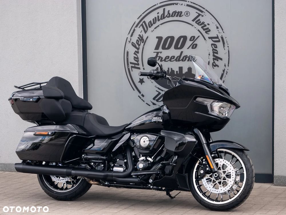 Harley-Davidson Touring Road Glide - 2