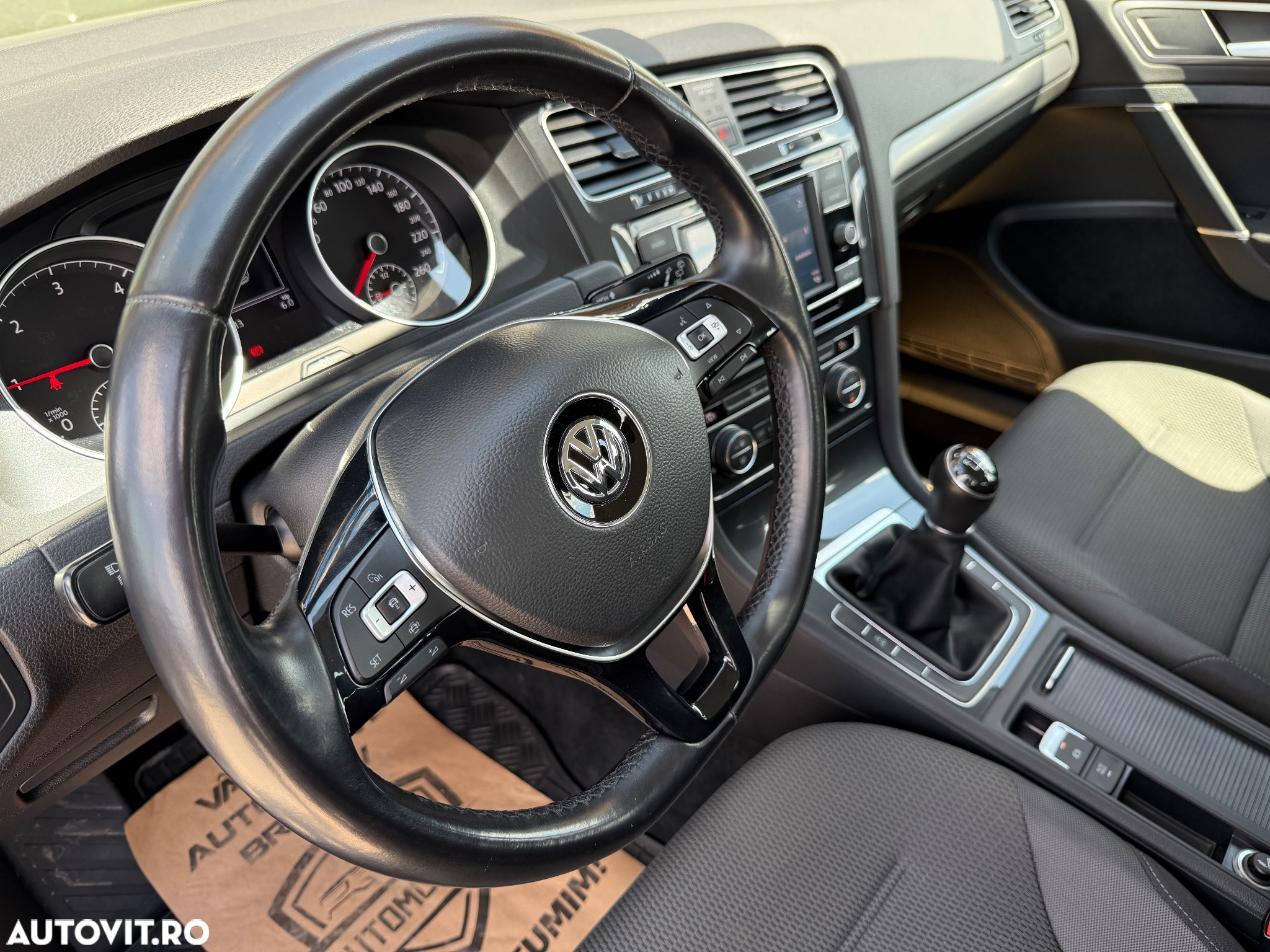 Volkswagen Golf 1.6 TDI Comfortline - 16