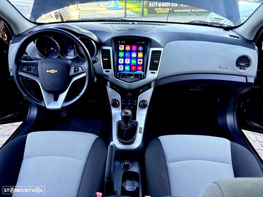 Chevrolet Cruze 1.6 LS - 6