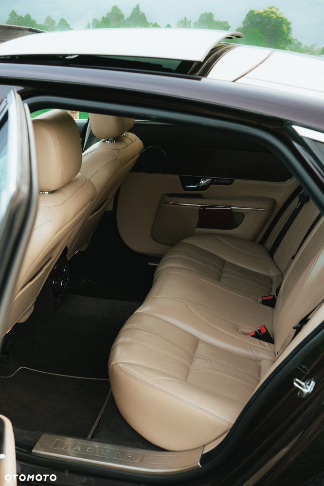 Jaguar XJ 5.0 V8 LWB Premium Luxury - 3