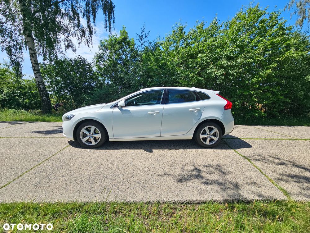 Volvo V40 D3 Momentum - 4