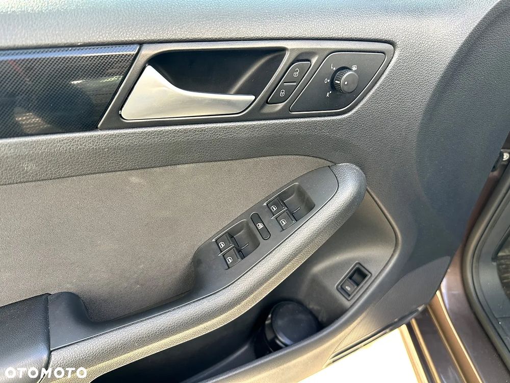 Volkswagen Jetta 1.4 TSI Comfortline - 10