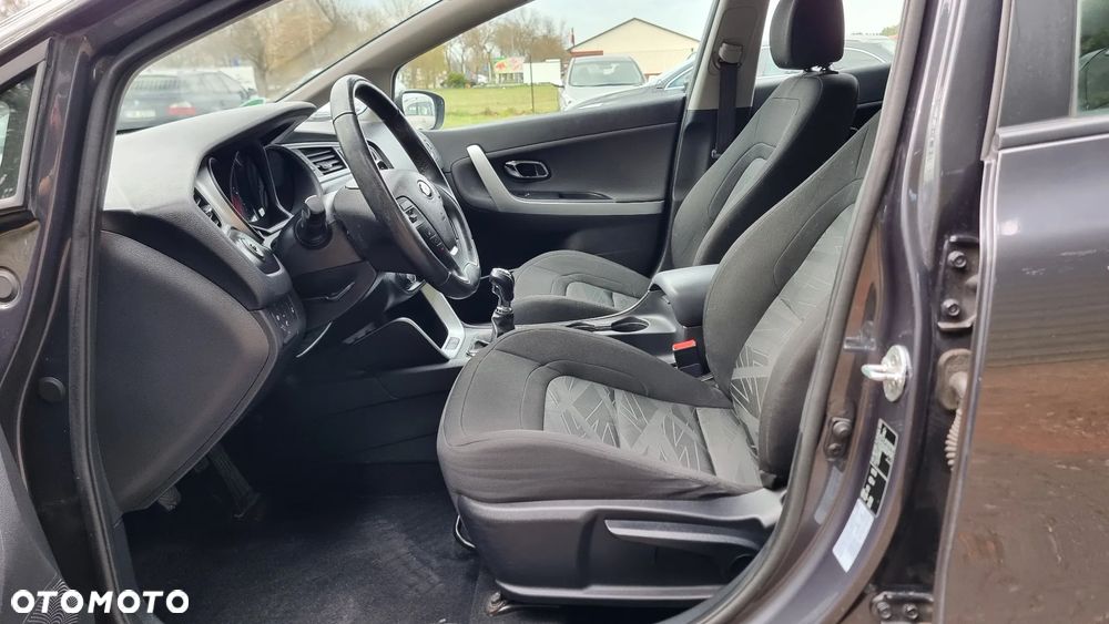Kia Ceed 1.4 Smart Plus - 23